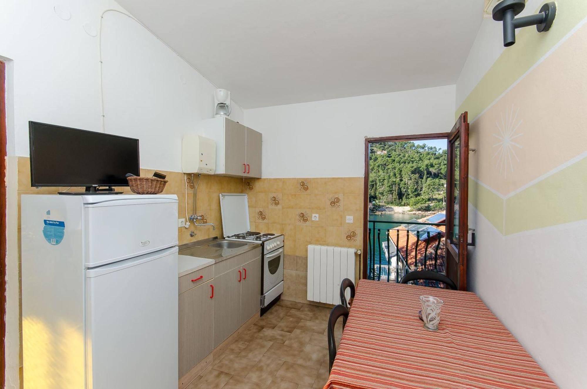 Apartments Lorena Stomorska Exterior photo