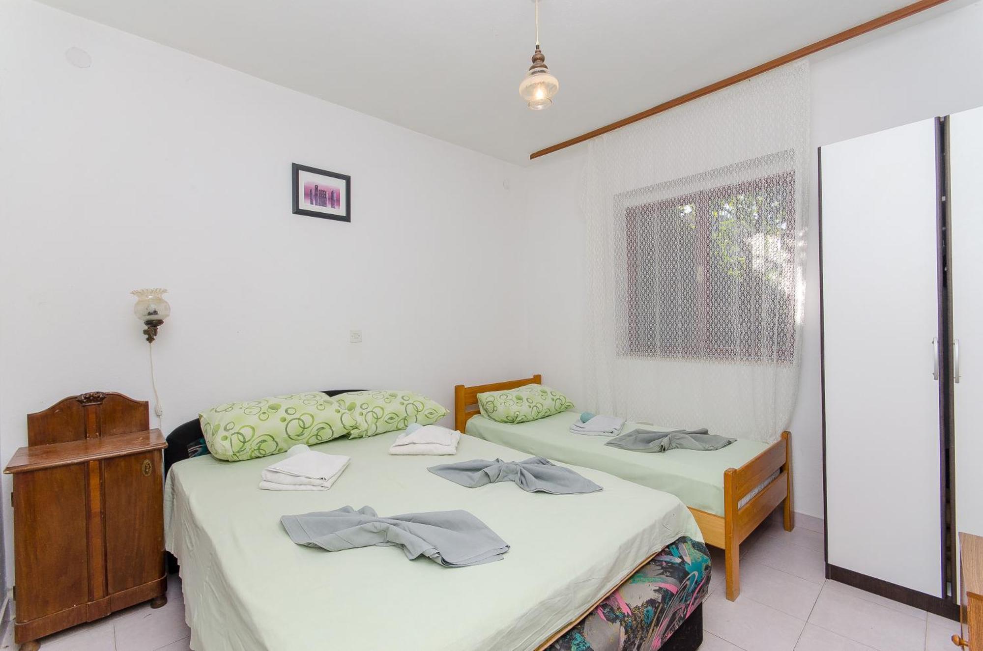 Apartments Lorena Stomorska Room photo