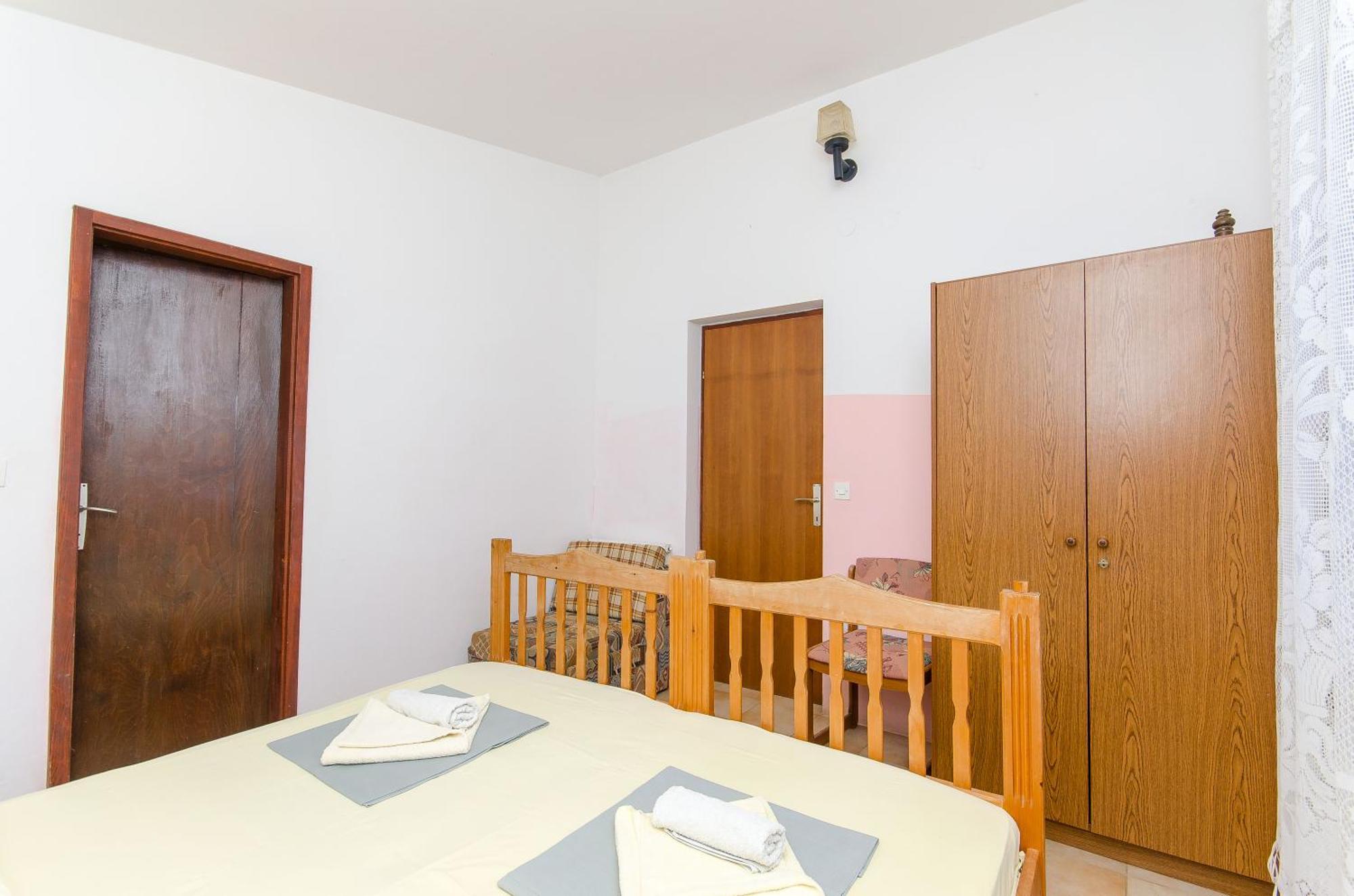 Apartments Lorena Stomorska Exterior photo